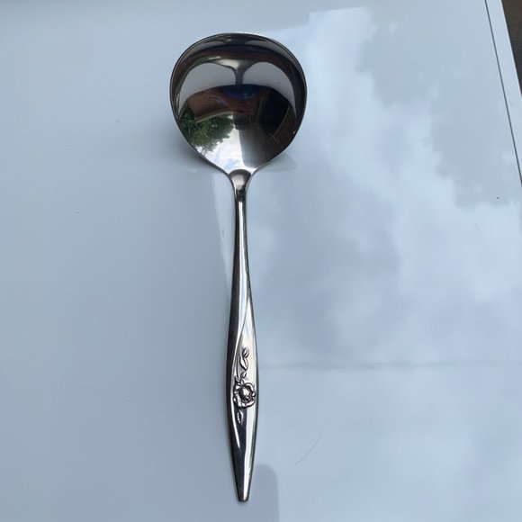 Oneida Lasting Rose Serving Spoon, Deluxe Stainless Modern Hollow - Picture 1 of 6